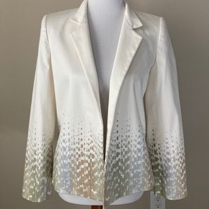 Classy Ellen Tracy creme patterned blazer